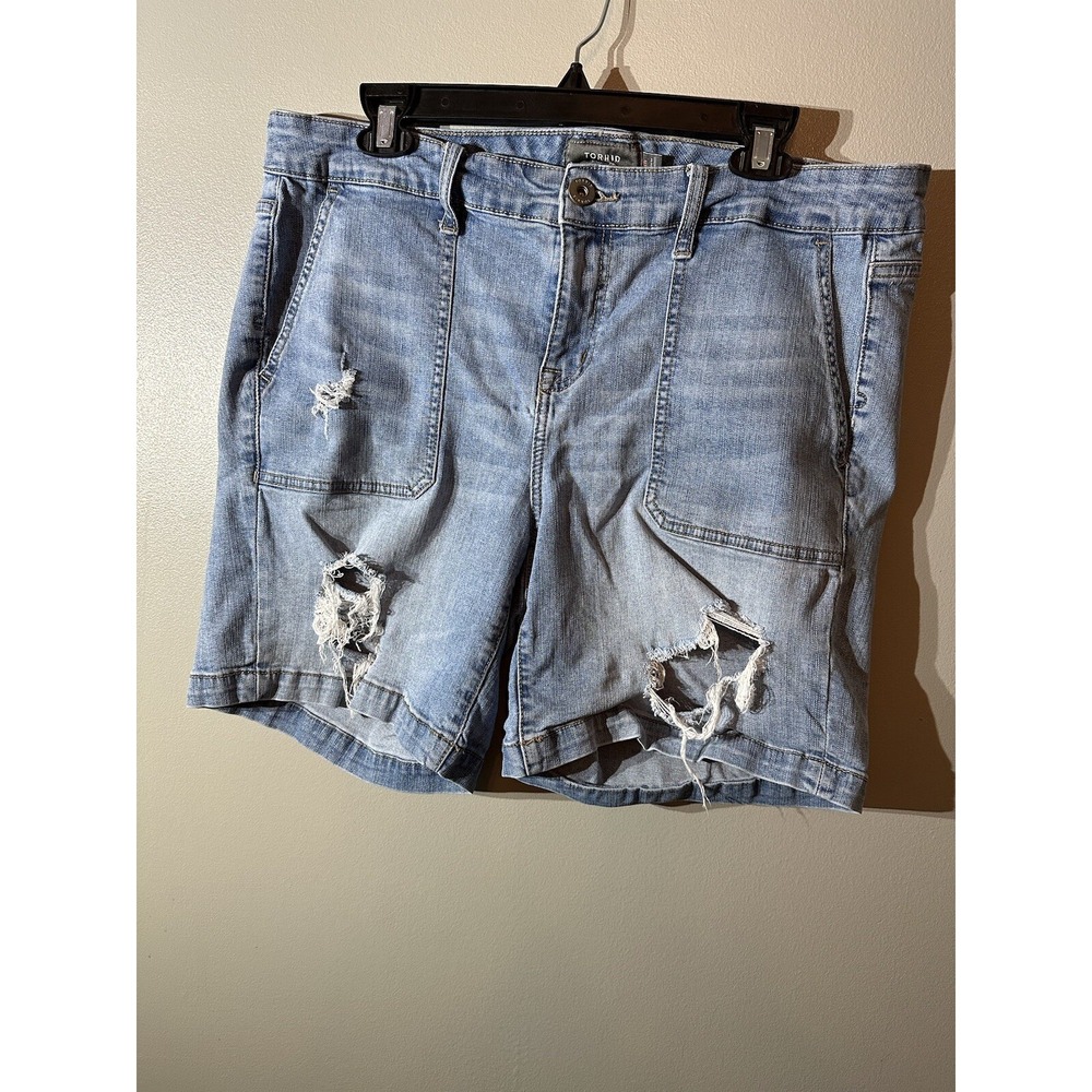 Torrid Womens Denim Shorts Light Wash Distressed Casual Size 16 EUC